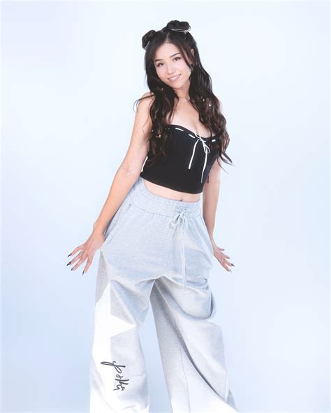tok-poki|pokimane (@poki) Official .